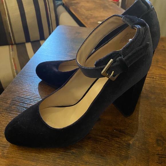 Nine West Square Heeled Velvet Heels - Picture 1 of 7